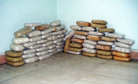 Diyarbakır'da Zehir Tacirlerine Darbe: 37 Kilo 800 Gram Eroin Ele Geçirildi