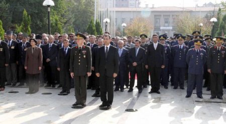 Diyarbakır'daki 10 Kasım töreninde Atatürk'e benzeyen asker sürprizi