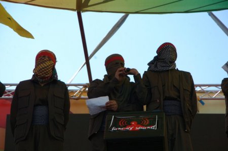 Diyarbakır'daki Nevruz'da barış rüzgarları esti