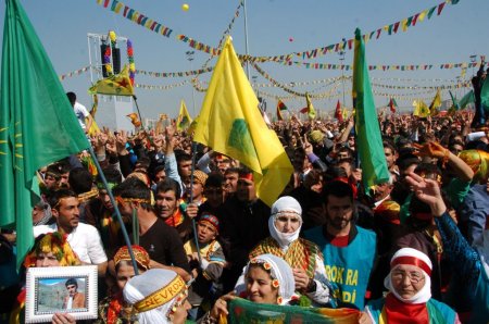 Diyarbakır'daki Nevruz'da barış rüzgarları esti