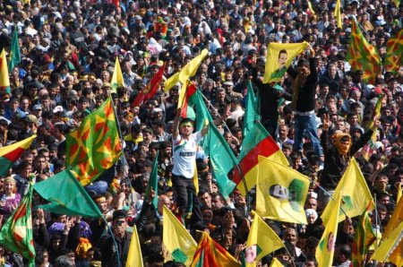 Diyarbakır'daki Nevruz'da barış rüzgarları esti