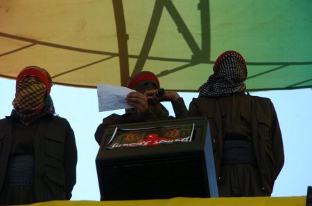 Diyarbakır'daki Nevruz'da barış rüzgarları esti