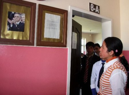 Diyarbakırlı Çocuklar, Kendilerine Okul Yapan Canaydın İçin Gözyaşı Döktü