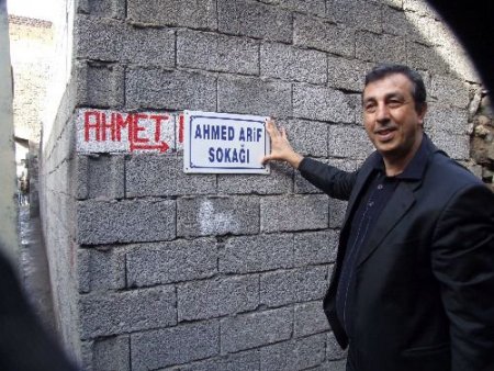 Diyarbakırlı Ermeni Yazarın İsmi Sokağa Verildi