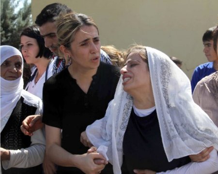 Diyarbakırlı şehit Kürtçe ağıtlarla toprağa verildi