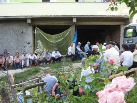Dizideki İntihar Sahnesini Taklit Ederken Hayatını Kaybeden Küçük Onur Toprağa Verildi