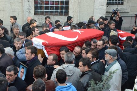 DNA testi ile kimlikleri tespit edilen 3 madenci toprağa verildi