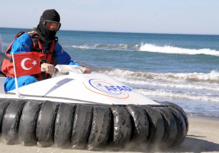 Doğal afetlerde keşif yapacak Türkiye’nin ilk uçan teknesi görücüye çıktı