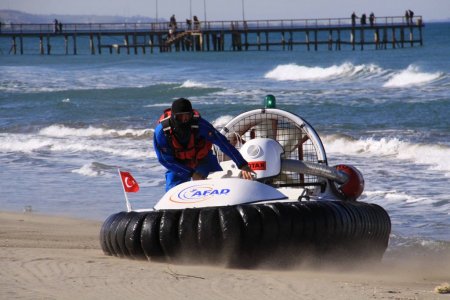 Doğal afetlerde keşif yapacak Türkiye’nin ilk uçan teknesi görücüye çıktı