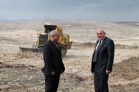 Doğal Taş Fabrikası İçin Hafriyat Çalışması Başladı