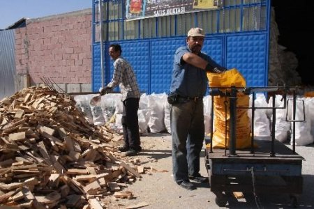 Doğalgazın Zamlanması, Vatandaşları Odun Ve Kömür Kullanımına Yöneltti