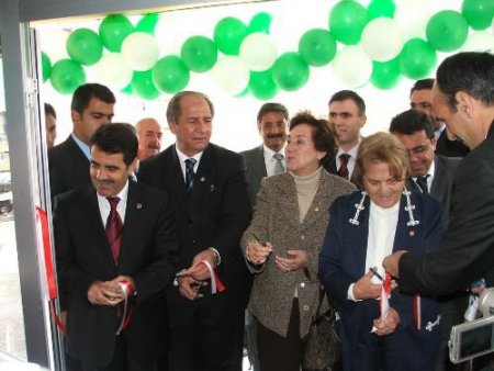 Doğduğu Kente Yurt Yaptırdı