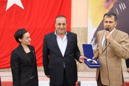 Doğduğu Köye Okul Yaptırdı