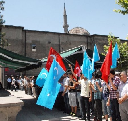Doğu Türkistanlılar için gıyabi cenaze namazı kılındı