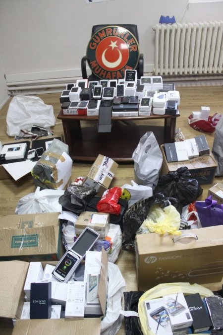 Doğubank'tan, 2 milyon lira değerinde kaçak eşya çıktı