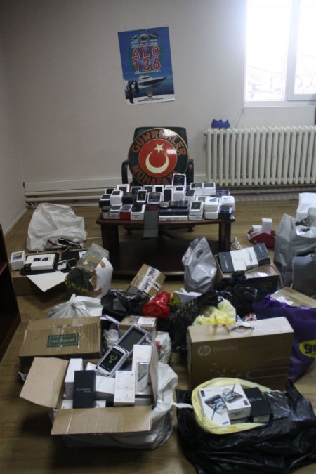 Doğubank'tan, 2 milyon lira değerinde kaçak eşya çıktı