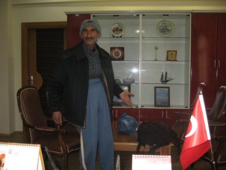 Doğubayazıt Kaymakamlığı, Donmak Üzere Olan Vatandaşa Yardım Eli Uzattı
