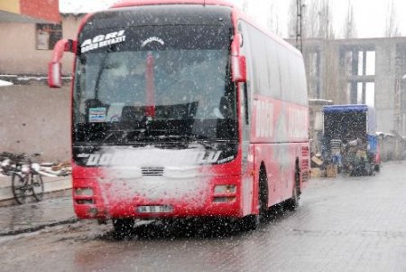 Doğubayazıt'ta 9 Köy Yolu Ulaşıma Kapandı