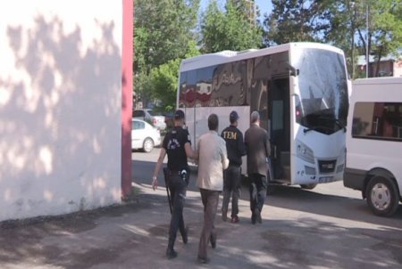 Doğubayazıt'ta Kck Operasyonunda 8 Tutuklama