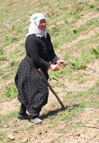 "doğu'da Kadın Olmak Zor"