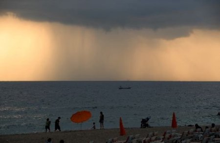 Doğu'da Kar Alanya'da Hortum