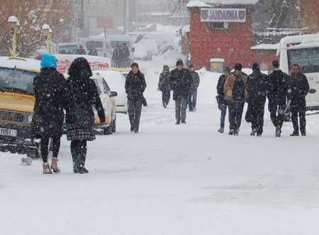 Doğuda kış: Tatvan kar altında