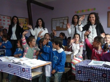 Doğunun fedakar öğretmenleri: Zorlukları sevgi diliyle aşıyoruz (Özel)