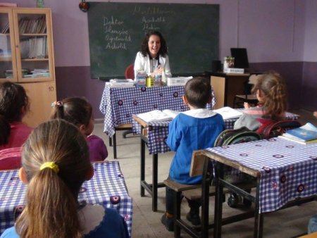 Doğunun fedakar öğretmenleri: Zorlukları sevgi diliyle aşıyoruz (Özel)