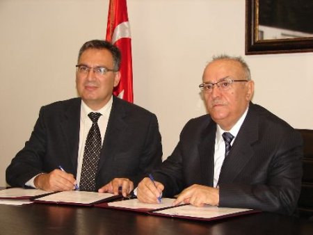Doksan Aş, Pamukkale Üniversitesi Hastanesi'ne 1 Milyon Lira Bağışladı