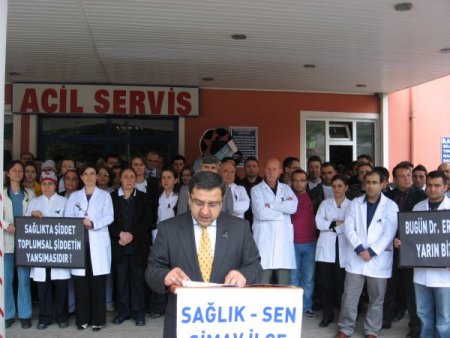 Doktor Cinayeti Simav’da Protesto Edildi