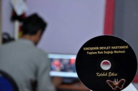 Doktor ve hasta, şizofreninin belgeselini çekti