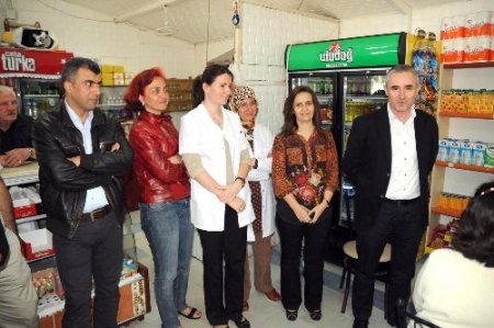 Doktorlardan hemşirelere sürpriz kutlama