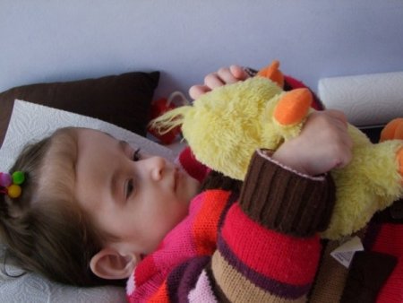 Doktorların 'yaşamaz' dediği hidrosefali hastası Öykü 2 yaşına girdi