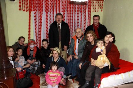 Doktorunun sürpriz ziyareti, lösemili gence moral oldu