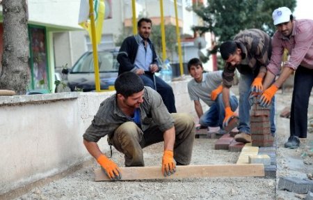 Dokuma’da kaldırımlar yenileniyor