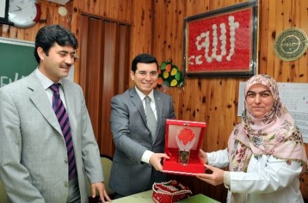 Dokuma’da kaldırımlar yenileniyor