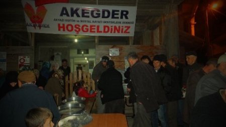 Dokurcun’da Kutlu Doğum coşkusunda gökyüzü aydınlandı