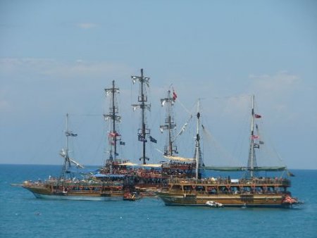 Dokuz Günlük Bayram Tatili Turizmcilerin Yüzünü Güldürdü