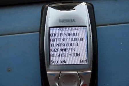 Dolandırıcılar, Pepsi Ve Seda Sayan Adını Kullanarak Kontör Dolandırıyor
