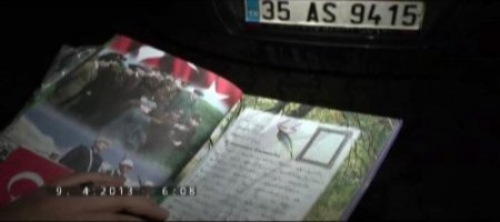 Dolandırıcılık çetesi, kurbanlarını askerlerin hatıra defterlerinden bulmuş