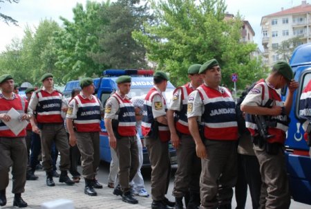Dolandırıcılık Çetesi Şüphelileri Adliyeye Çıkarıldı