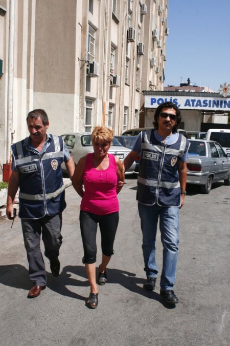 Dolandırıcının Son Kurbanı Bayan Arkadaşı Oldu