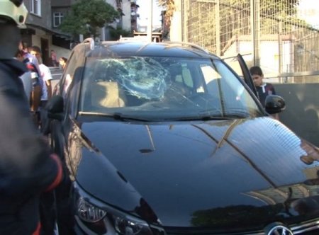 Dolapdere’de yola bomba atıp kaçtılar