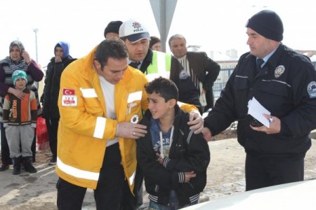 Dolmuş, Duvara Çarpıp Karşı Yöne Geçti: 1 Ölü, 9 Yaralı