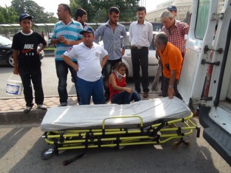 Dolmuş, Özel Halk Otobüsüyle Çarpıştı: 15 Yaralı