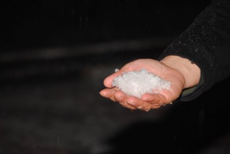 Dolu yağışı Manavgat'ta hayatı olumsuz etkiledi