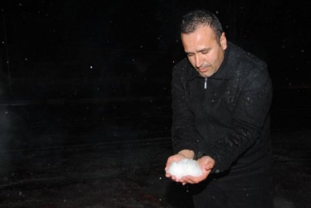 Dolu yağışı Manavgat'ta hayatı olumsuz etkiledi