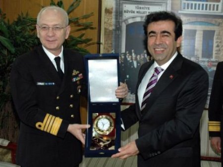 Donanma Gemileri Samsun Limanı'na Demirledi