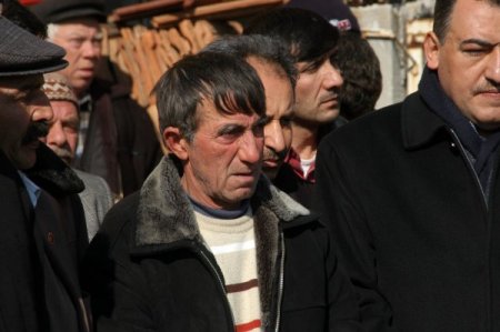 Donarak Hayatını Kaybeden Çocuklar Toprağa Verildi