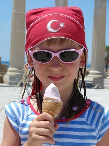 Dondurma Yaz Sıcağında Serinletirken, Vücudu Da Dinç Tutuyor